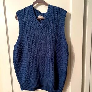 New with tags- JCrew cable knit sweater vest blue in XL